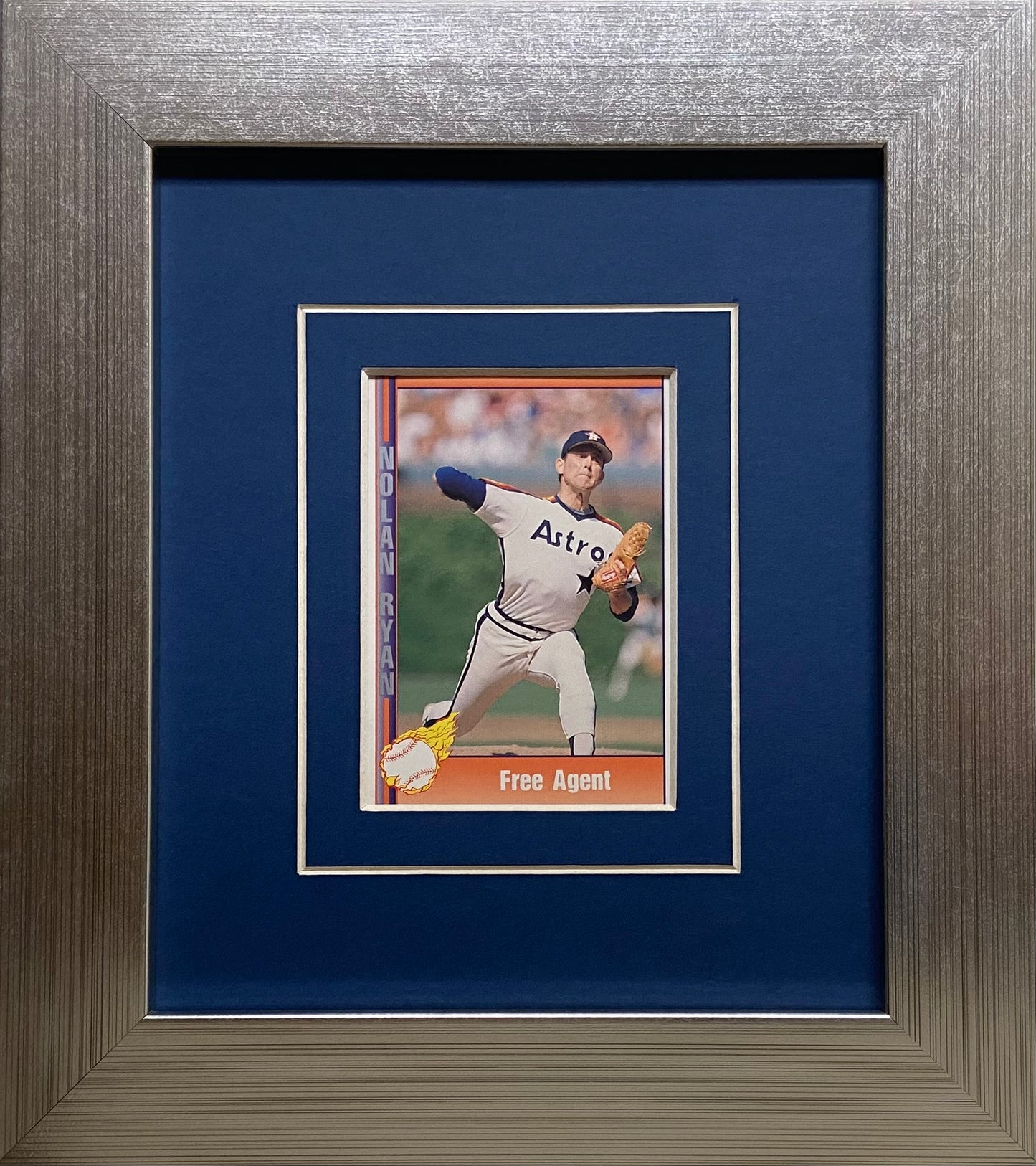 single trading card frame dark blue-white mat silver frame