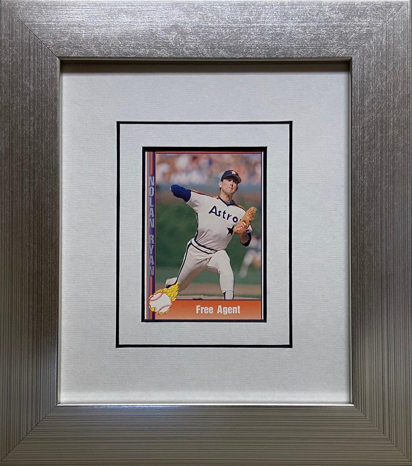 single trading card frame white-black mat silver frame