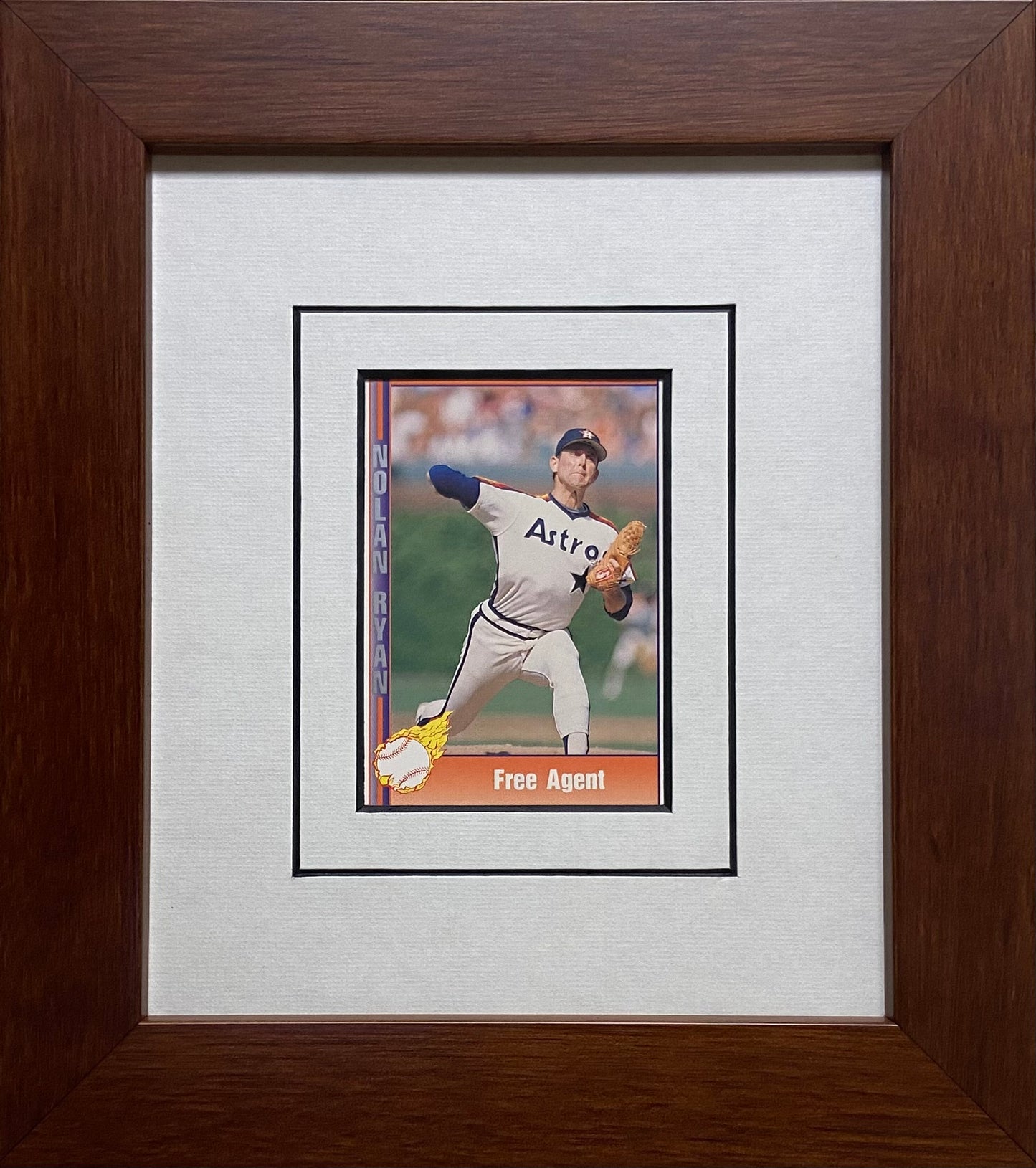 single trading card frame white-black mat walnut frame